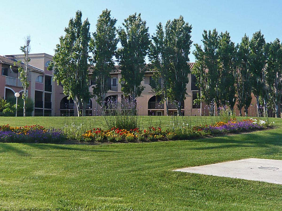 Appartement Charmant: Canet-en-Roussillon Retreat with Shared Pool Exterior photo